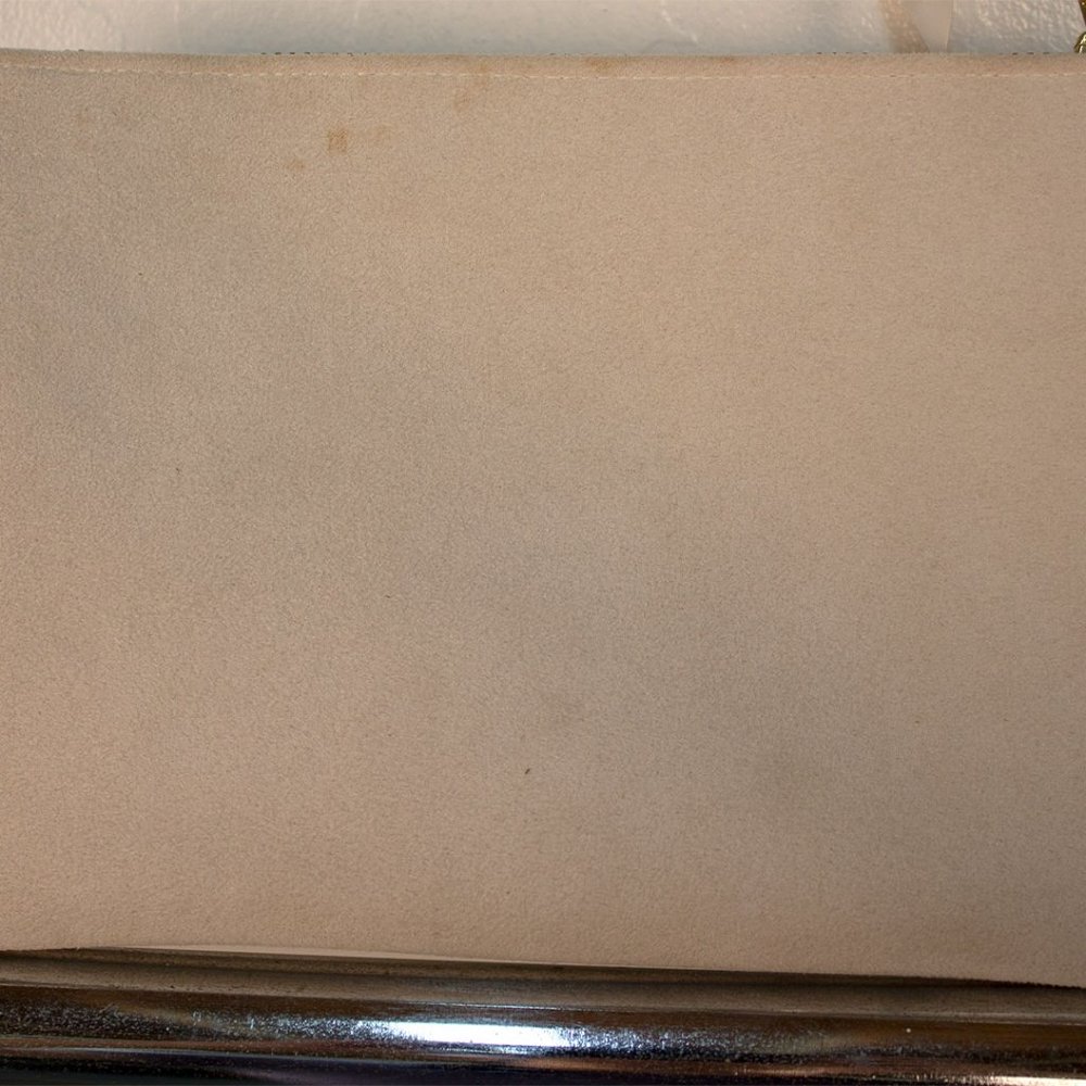 Ivory Rhea Zip Pochette - Picture 4 of 7